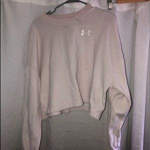 Cropped women’s UA crew neck